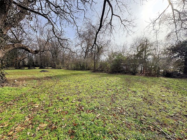 1020 N Vinita Avenue, Tahlequah, OK 74464