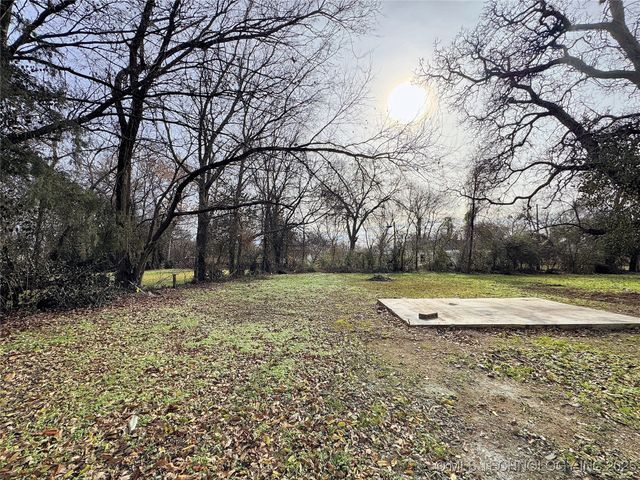 1020 N Vinita Avenue, Tahlequah, OK 74464