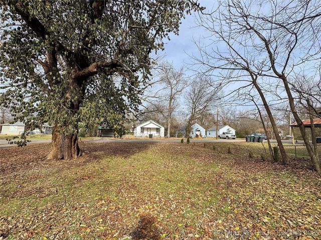 1020 N Vinita Avenue, Tahlequah, OK 74464