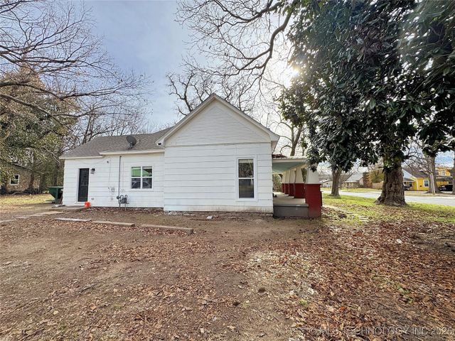 1020 N Vinita Avenue, Tahlequah, OK 74464