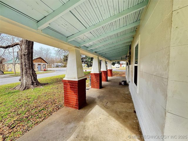 1020 N Vinita Avenue, Tahlequah, OK 74464