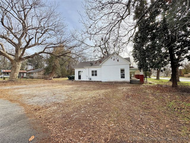 1020 N Vinita Avenue, Tahlequah, OK 74464