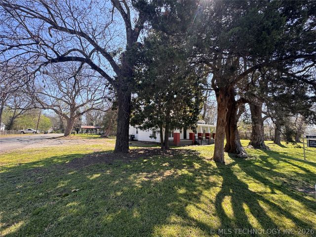 1020 N Vinita Avenue, Tahlequah, OK 74464