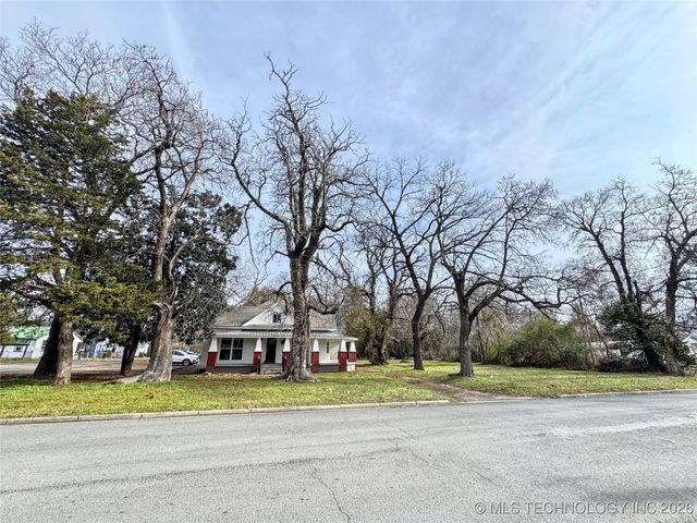 1020 N Vinita Avenue, Tahlequah, OK 74464