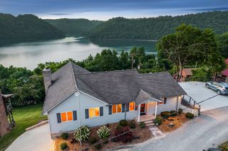 1634 Falling Water Rd, Sparta, TN 38583