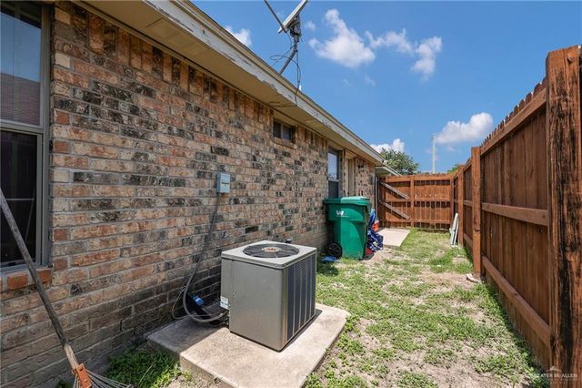 201 W Albatross Avenue, Pharr, TX 78577