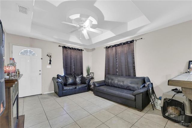 201 W Albatross Avenue, Pharr, TX 78577