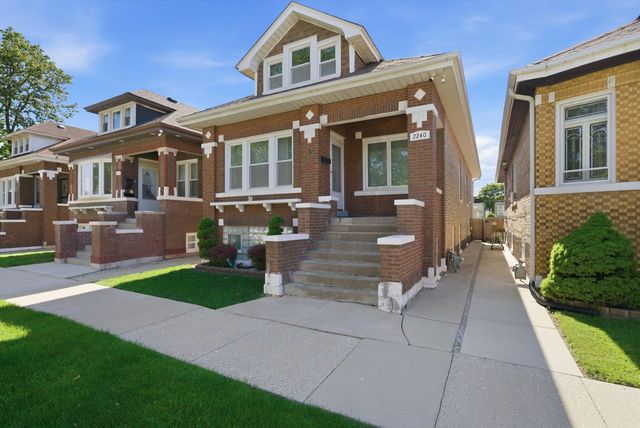 2240 Highland Avenue, Berwyn, IL 60402