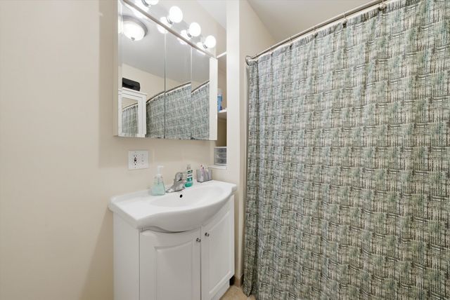 2240 Highland Avenue, Berwyn, IL 60402