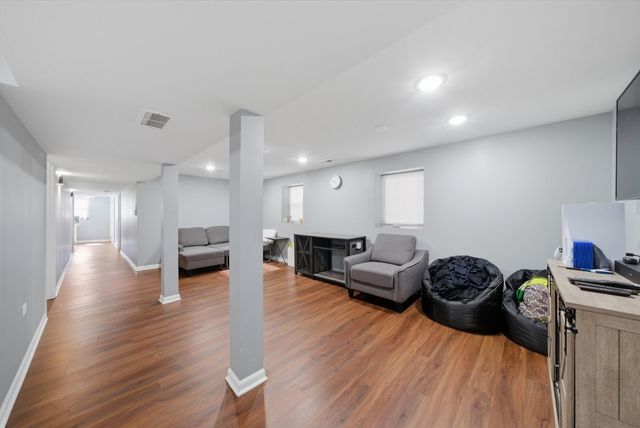 2240 Highland Avenue, Berwyn, IL 60402