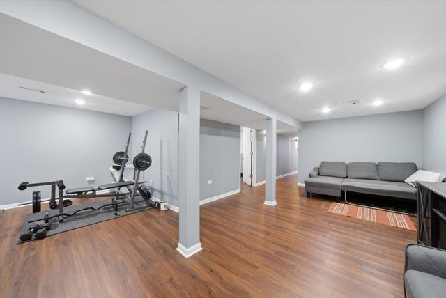 2240 Highland Avenue, Berwyn, IL 60402
