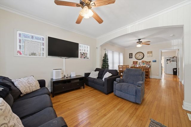 2240 Highland Avenue, Berwyn, IL 60402