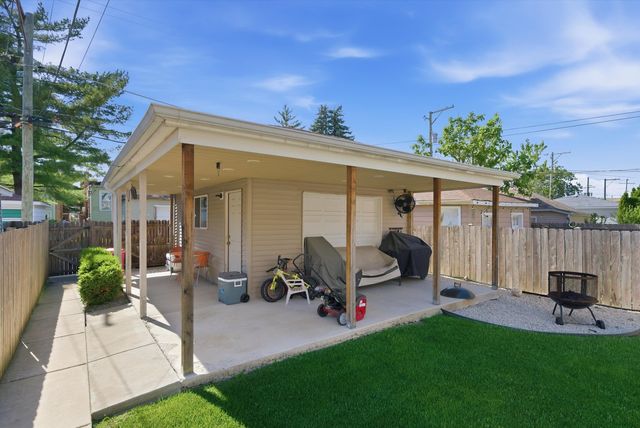 2240 Highland Avenue, Berwyn, IL 60402