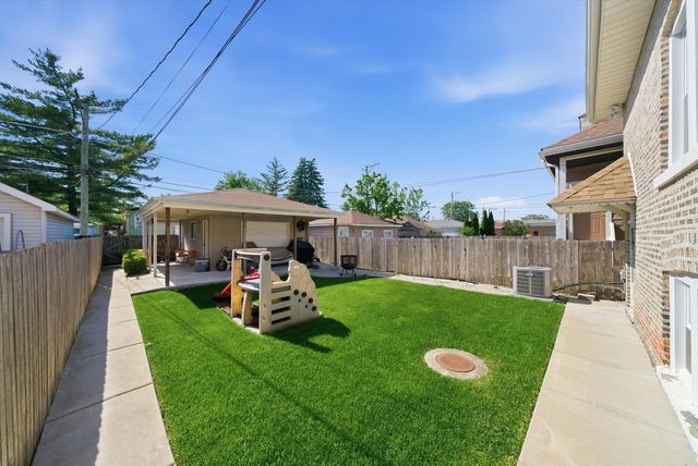 2240 Highland Avenue, Berwyn, IL 60402