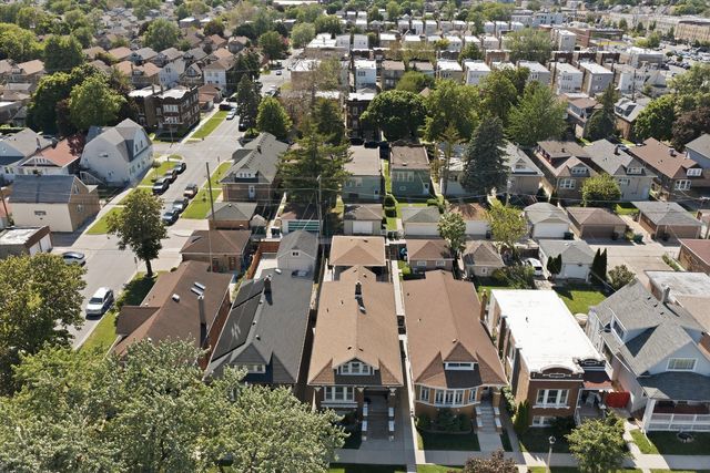 2240 Highland Avenue, Berwyn, IL 60402