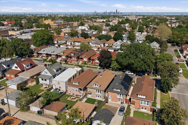 2240 Highland Avenue, Berwyn, IL 60402