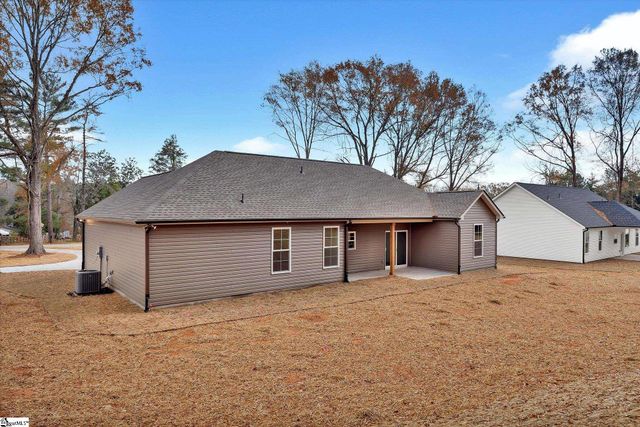 153 Eastview Road, Pelzer, SC 29669