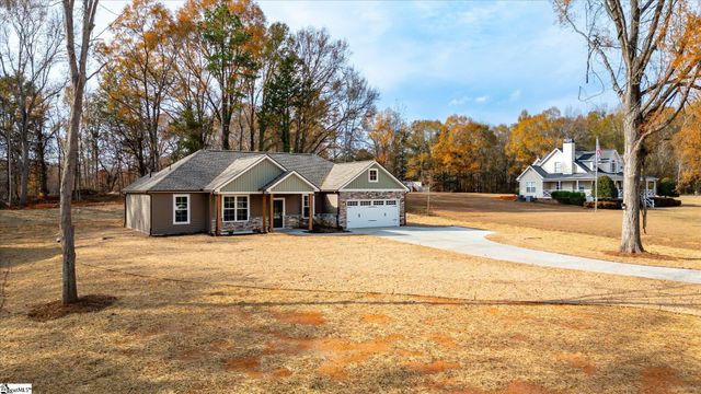 153 Eastview Road, Pelzer, SC 29669