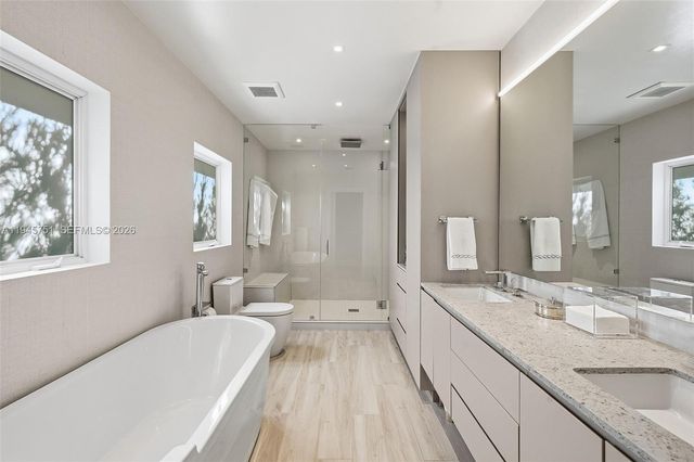 1220 W 21st St, Miami Beach, FL 33140