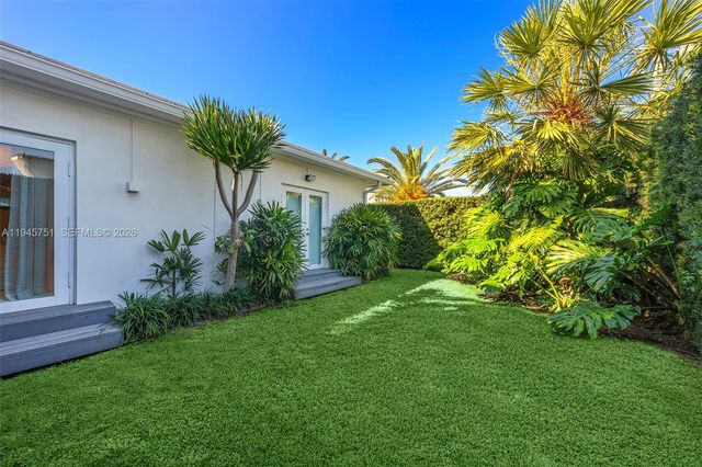 1220 W 21st St, Miami Beach, FL 33140