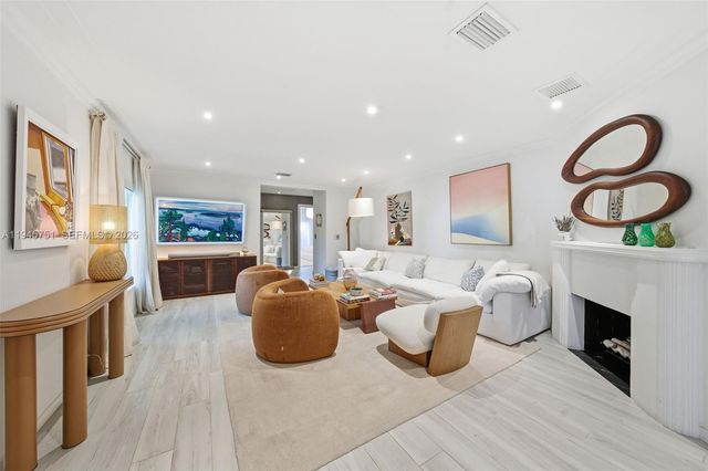 1220 W 21st St, Miami Beach, FL 33140