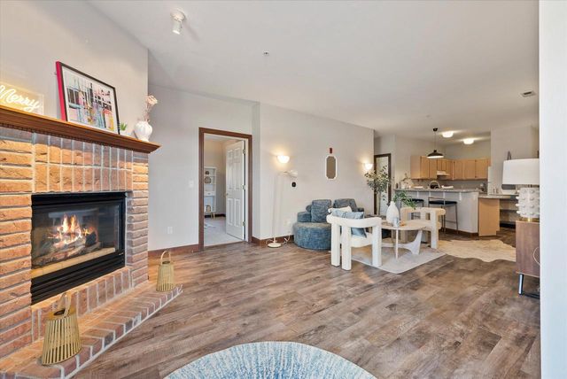 7224 W State STREET, Wauwatosa, WI 53213