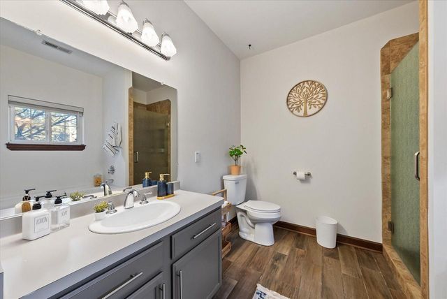 7224 W State STREET, Wauwatosa, WI 53213