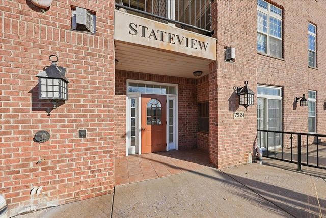 7224 W State STREET, Wauwatosa, WI 53213