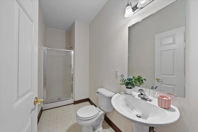 7224 W State STREET, Wauwatosa, WI 53213