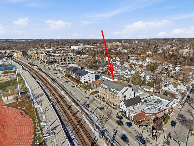 7224 W State STREET, Wauwatosa, WI 53213