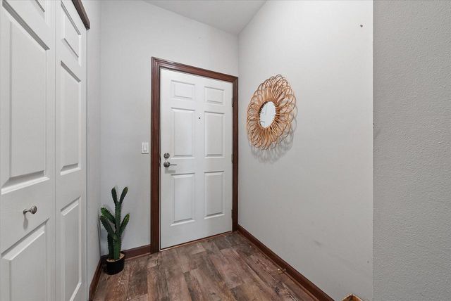 7224 W State STREET, Wauwatosa, WI 53213