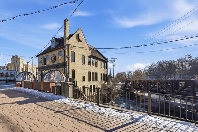 7224 W State STREET, Wauwatosa, WI 53213