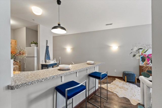 7224 W State STREET, Wauwatosa, WI 53213