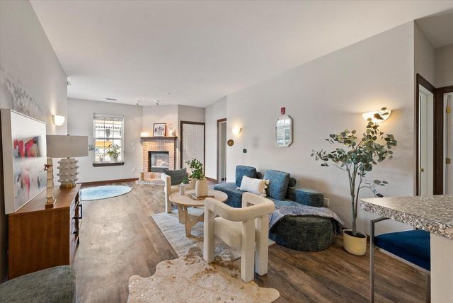 7224 W State STREET, Wauwatosa, WI 53213