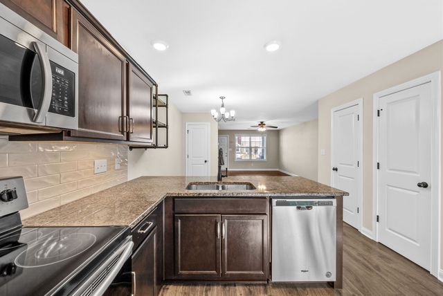 215 Alexander Blvd, Clarksville, TN 37040