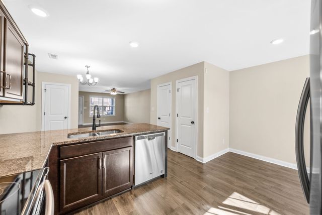 215 Alexander Blvd, Clarksville, TN 37040