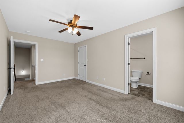 215 Alexander Blvd, Clarksville, TN 37040