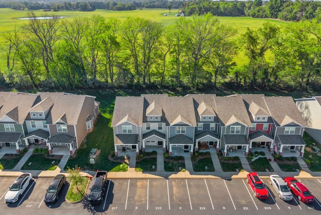 215 Alexander Blvd, Clarksville, TN 37040