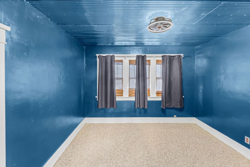 Image 25 of property listing at 527 E 4th Street, Centralia, IL 62801