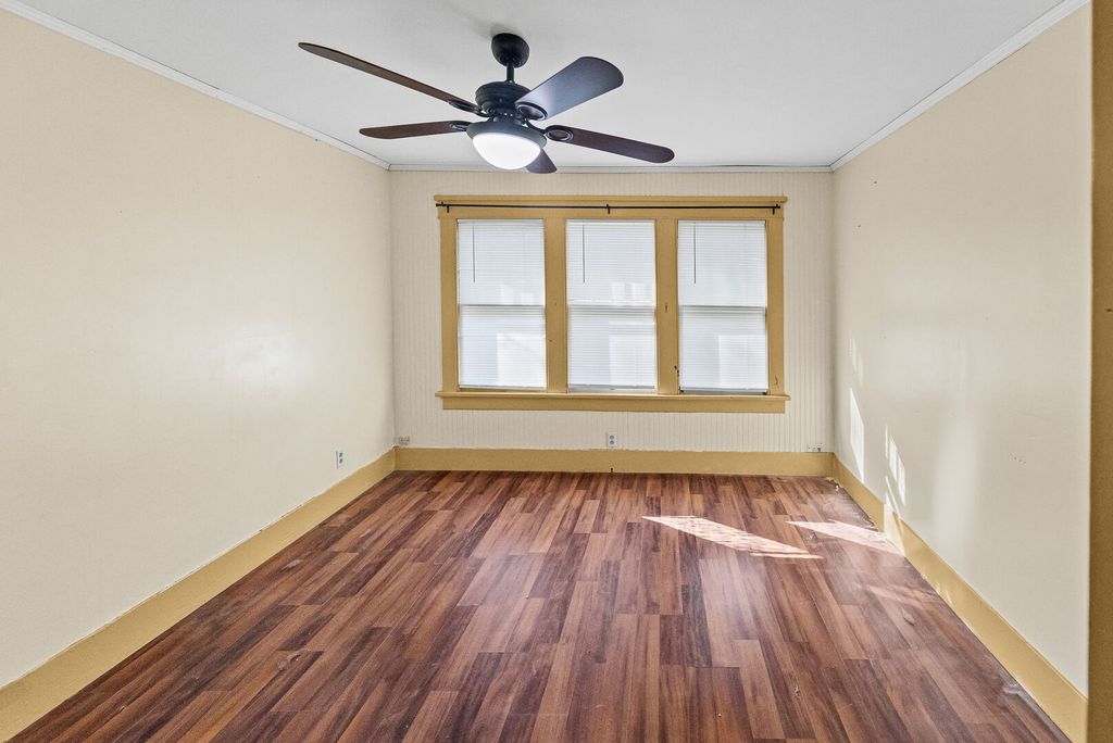 Image 33 of property listing at 527 E 4th Street, Centralia, IL 62801