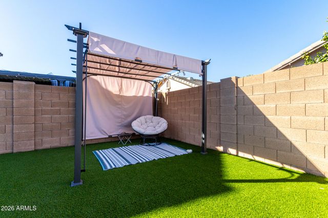 812 W SAINT CHARLES Avenue, Phoenix, AZ 85041