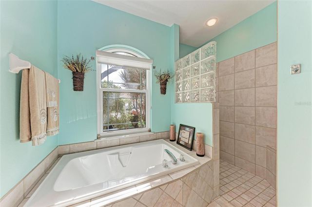 4465 MCINTOSH LAKE AVENUE, Sarasota, FL 34233