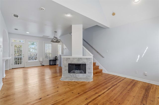 421 Harvard Street E, Houston, TX 77007