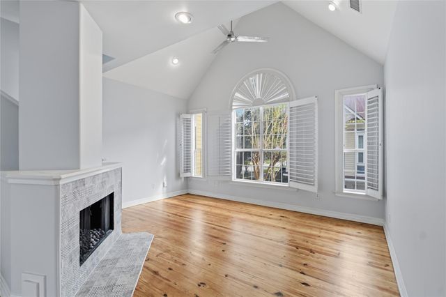 421 Harvard Street E, Houston, TX 77007