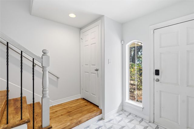 421 Harvard Street E, Houston, TX 77007