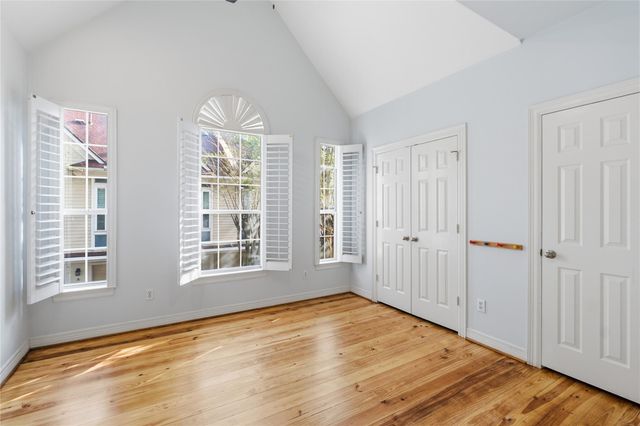 421 Harvard Street E, Houston, TX 77007