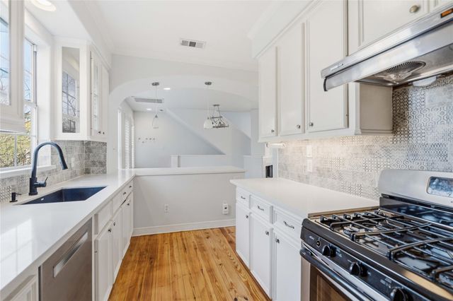 421 Harvard Street E, Houston, TX 77007