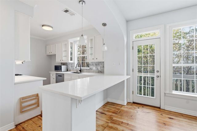 421 Harvard Street E, Houston, TX 77007