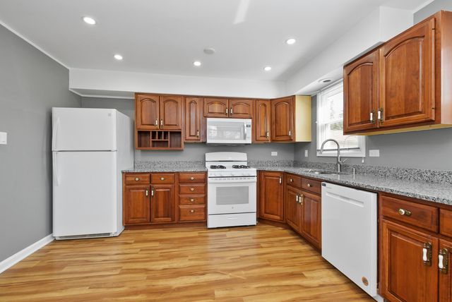 18031 65th Avenue, Tinley Park, IL 60477