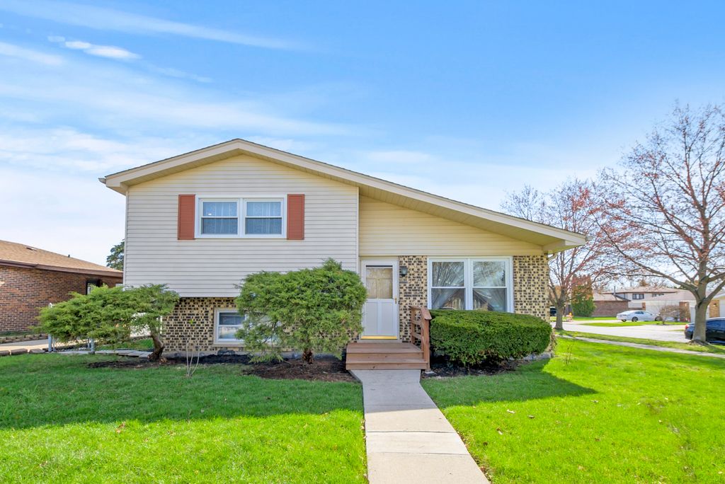 18031 65th Avenue, Tinley Park, IL 60477
